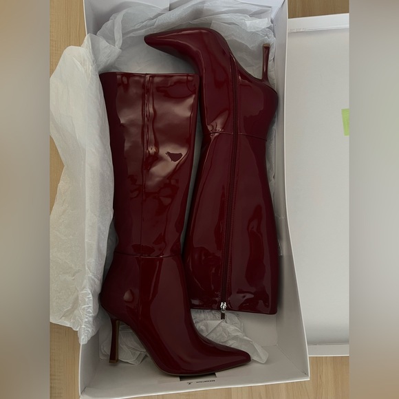 Deep Red Knee-High Boots | 7.5W - Picture 2 of 2